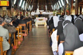 Buổi họp mặt truyền thống linh mục, tu sỹ -2016