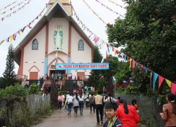 Thánh lễ Kim Khánh GP.BMT tại Nhà thờ Gia Nghĩa
