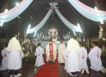 Thánh lễ khai mạc Chầu Thánh Thể tại TGM