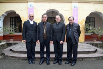 Phái đoàn Tòa Thánh đến thăm Việt Nam