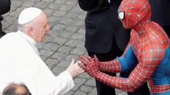 “Người nhện” Ý gặp Đức Thánh Cha
