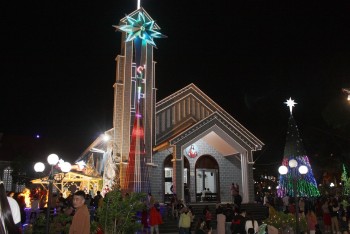Lễ đêm Giáng Sinh tại Nhà thờ Chính Tòa BMT