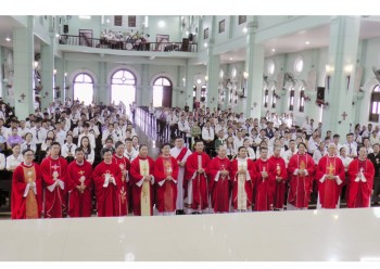 Giáo lý viên hạt Buôn Hô mừng kính Chân phước Anrê Phú Yên