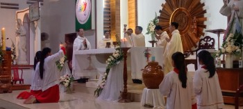Gx. Phú Xuân – Quý Tân Linh mục dâng lễ tạ ơn