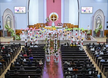 Gx. Vinh Quang – Khai mạc Tháng Hoa
