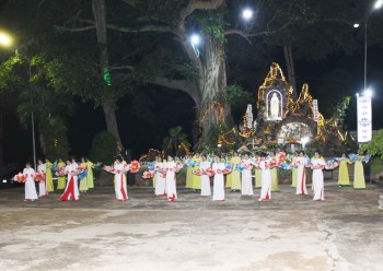 Giáo xứ Vinh Hương khai mạc tháng Hoa