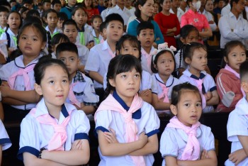 Giáo xứ Hòa Nam bế giảng năm học giáo lý và rước lễ lần đầu