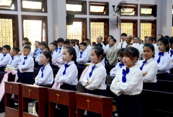 Gx Dũng Lạc : Rước lễ lần đấu 2025