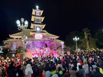 Canh Thức Giáng Sinh tại Nhà thờ Chính tòa Lạng Sơn.