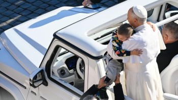 Tiếp kiến Năm Thánh