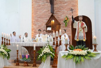 Giáo xứ Hòa Nam Mừng Lễ Thánh Phanxicô xavie.