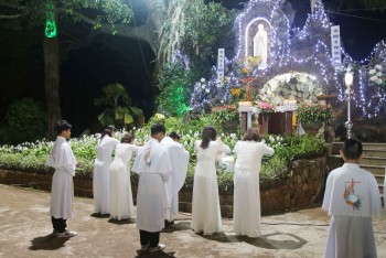 Lê Truyền Tin tại Gx. Vinh Hương