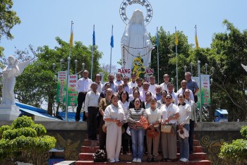 Lớp Truyền Tin LBT họp mặt mừng bổn mạng