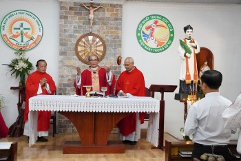 GĐ.LBT: Giỗ Tổ và Chầu Thánh Thể