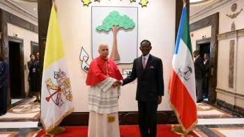 Ngày thứ hai Tông du Guinea Xích Đạo