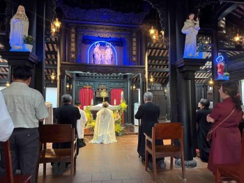 Cầu nguyện cho Giám mục tân cử GB Nguyễn Quang Tuyến