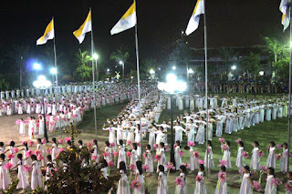 Vãn Hoa Dâng Kính Đức Mẹ.