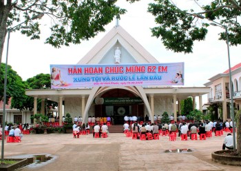 Gx. Vinh Phước: Hồng ân Rước lễ lần đầu