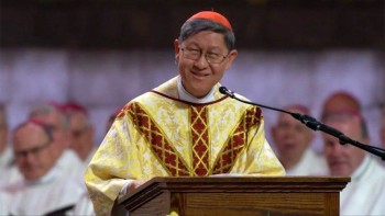 ĐHY Luis A. G. Tagle -Niên trưởng Hồng y đoàn