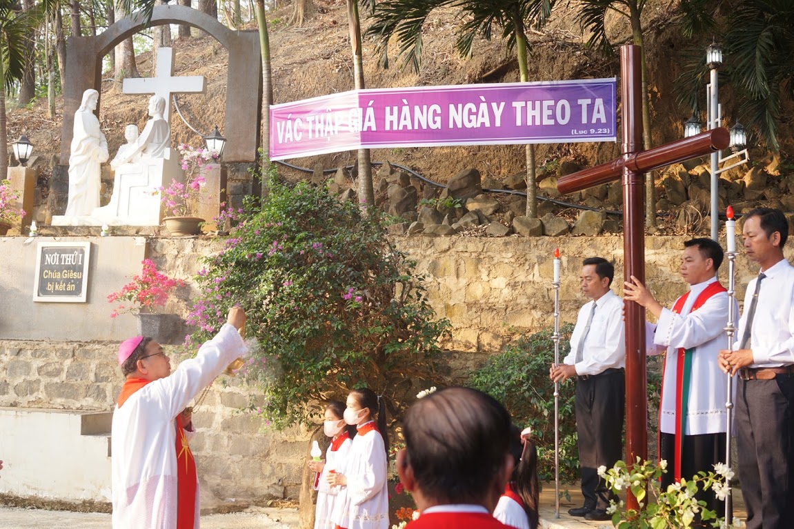 Đi Đàng Thánh giá tại Giang Sơn