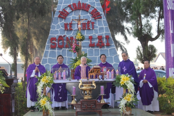 Thánh lễ cầu cho các linh hồn tại BMT -2013