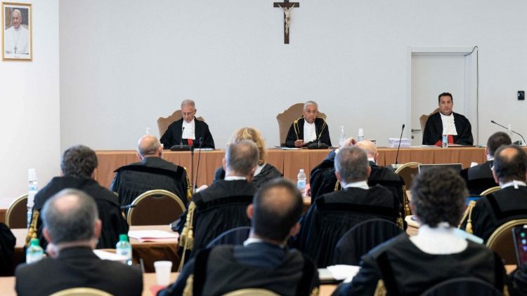 Phiên xử của Toà án Vatican về tham nhũng
