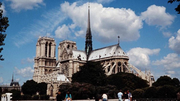 Nhà thờ Đức Bà Paris có thể mở cửa lại