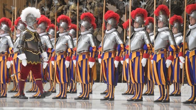 Đội cận vệ Giáo hoàng có thêm 23 tân binh