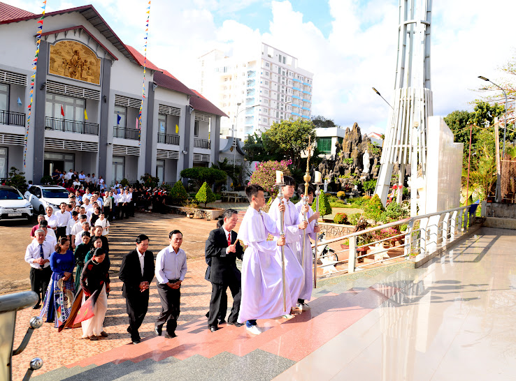 GX Dũng Lạc: Nghi thức trao sứ vụ Quản xứ