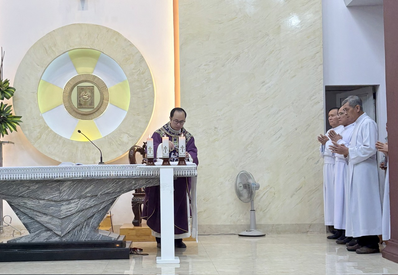 Từ Dấu Tro Đến Đổi Mới Tâm Hồn.