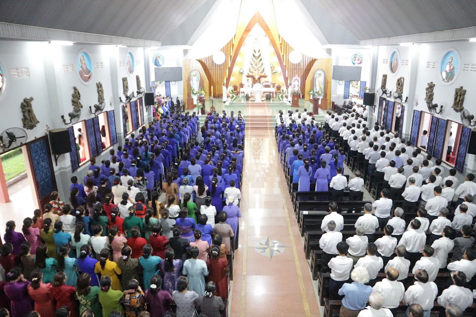 GX Châu Sơn: Thánh lễ kính Lòng Chúa Thương Xót
