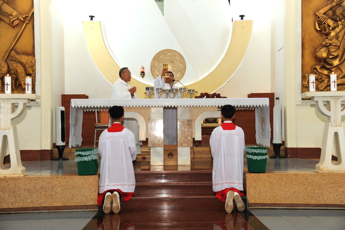 Giáo xứ Thổ Hoàng: Thánh lễ Tiệc Ly