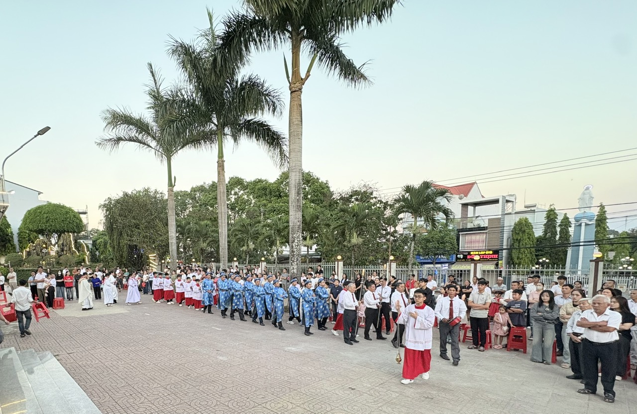 Giáo Xứ Kim Mai: Thánh Lễ Tiệc Ly