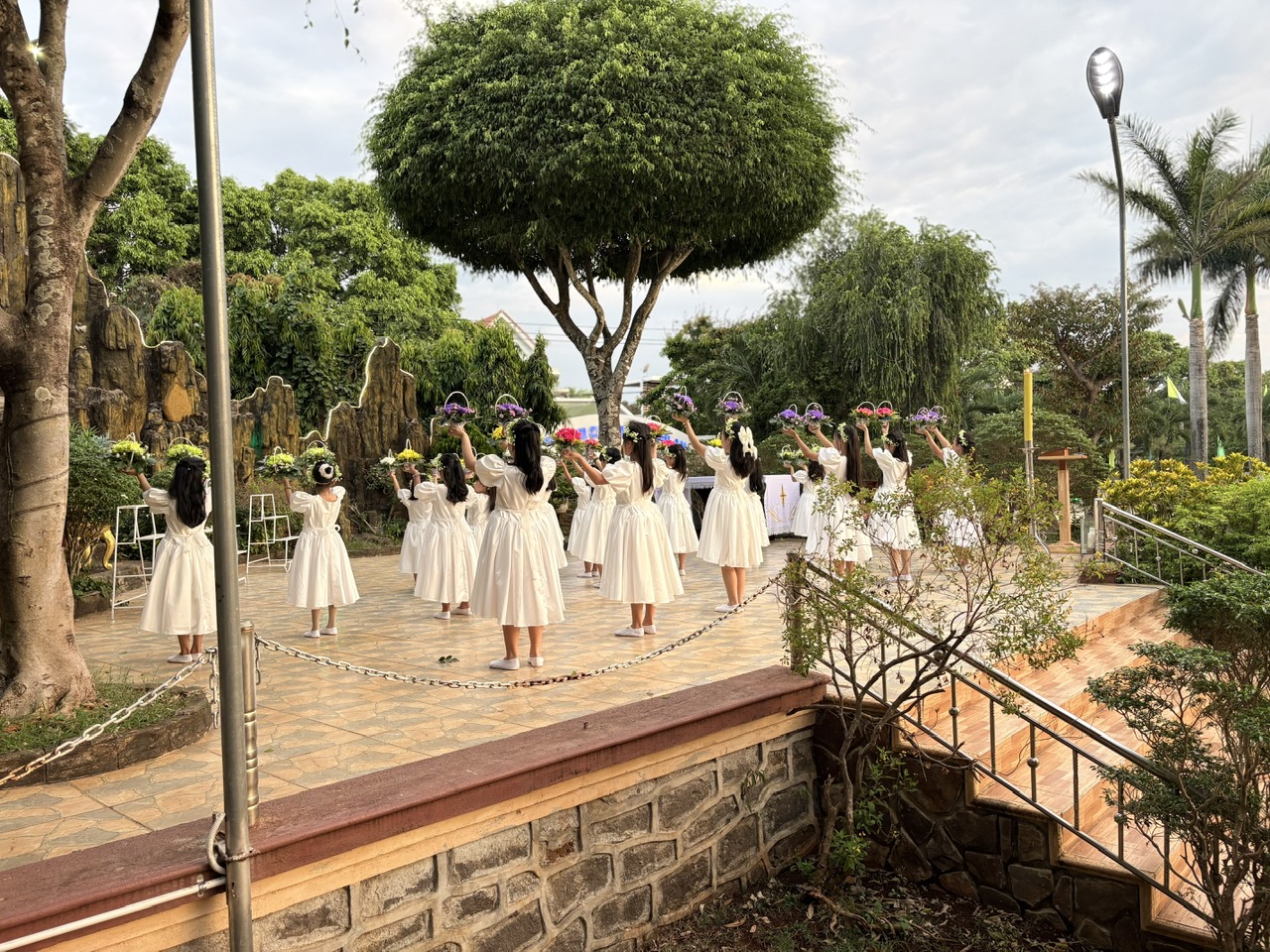 Giáo Xứ Kim Mai Khai Mạc Tháng Hoa
